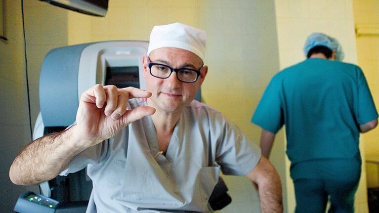 Doctor shows small penis how to enlarge it with pump